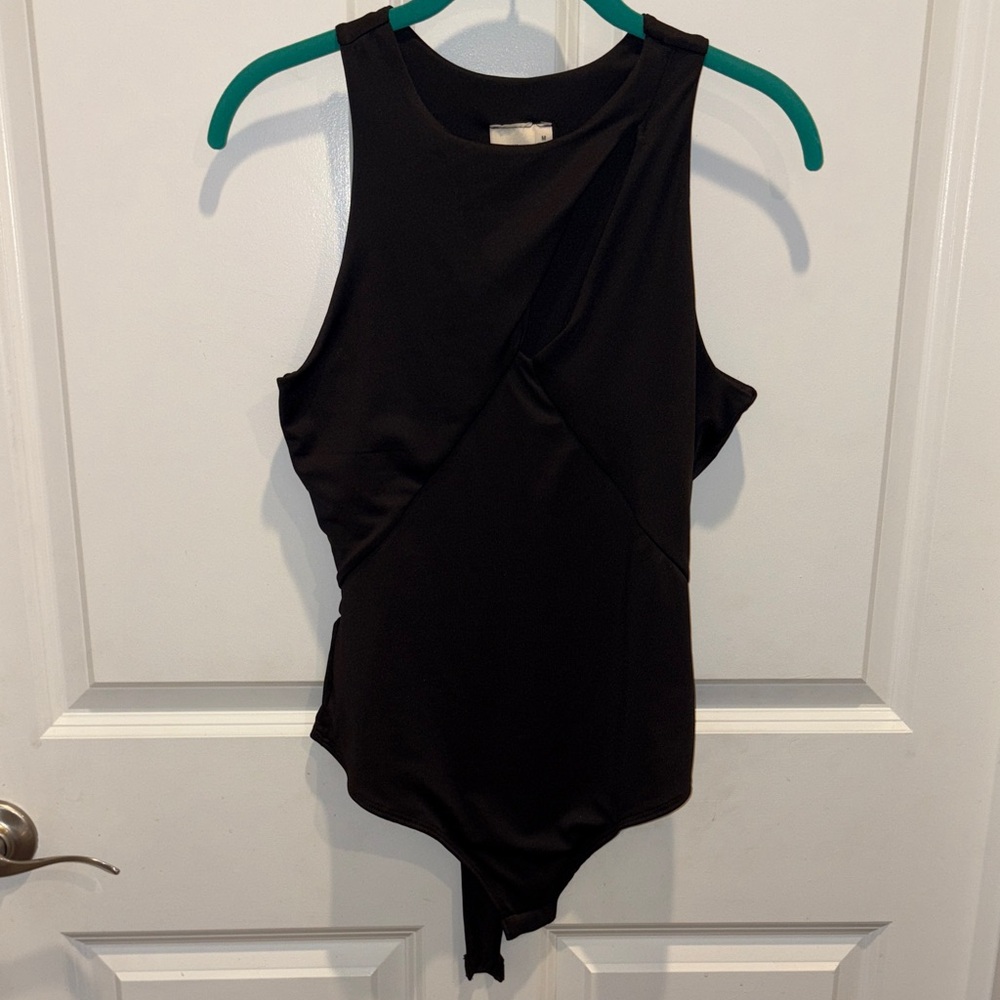Elegant Black Sleeveless Twist-Detail Bodysuit